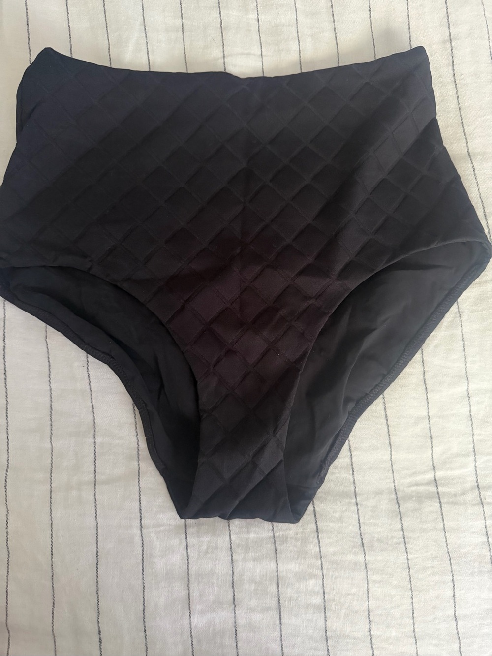 Lululemon High-Waist Quilted Swim Bottoms - Black